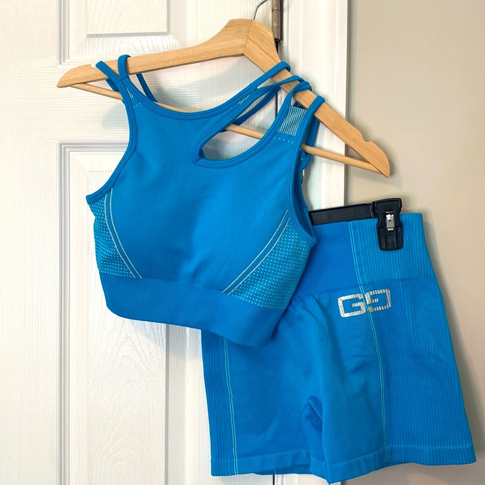 Cute blue workout set - Sports Bra and Workout Shorts
